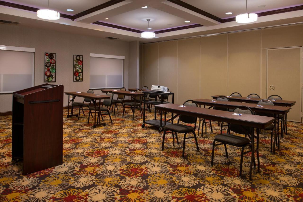 Holiday Inn Express & Suites Pittsburg By Ihg Exterior foto