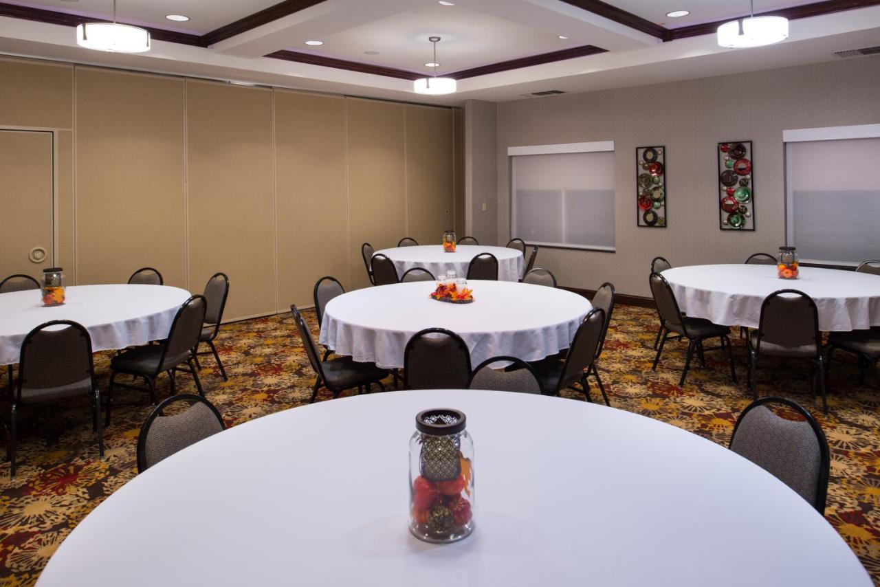 Holiday Inn Express & Suites Pittsburg By Ihg Exterior foto