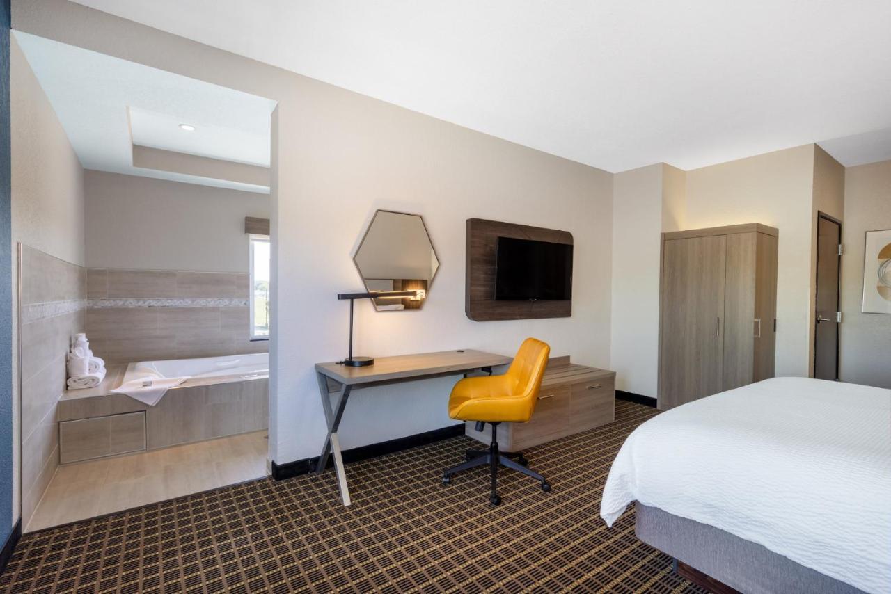 Holiday Inn Express & Suites Pittsburg By Ihg Exterior foto