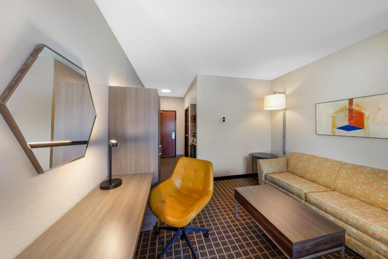 Holiday Inn Express & Suites Pittsburg By Ihg Exterior foto